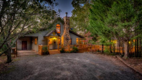 The Snuggle Inn Cabin & Treehouse by Escape to Blue Ridge